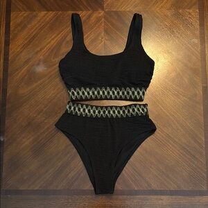 Cupshe Black and Gold ribbed Bikini Set NWT